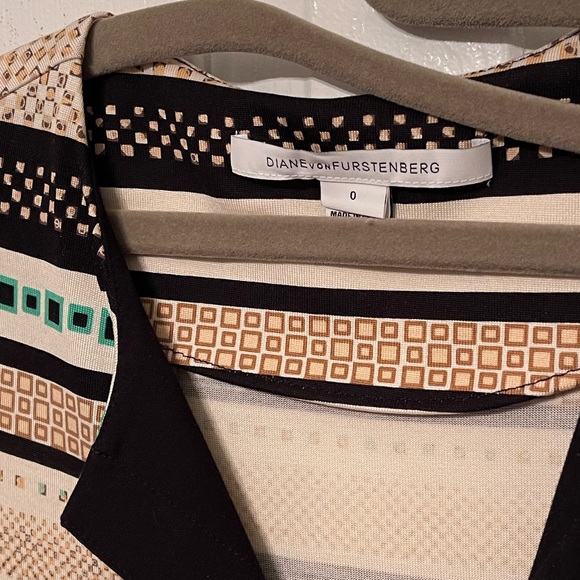 Dianne von Furstenberg Above the Knee Shift Dress - Picture 5 of 11